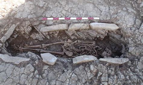Archaeologists Find Graves Of High Status Romans In Somerset Roman