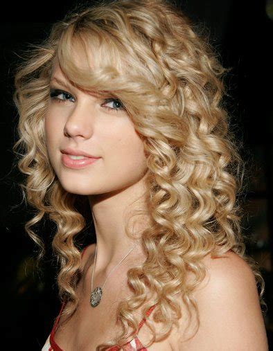 Taylor Swift Hairstyles For Curly Hair