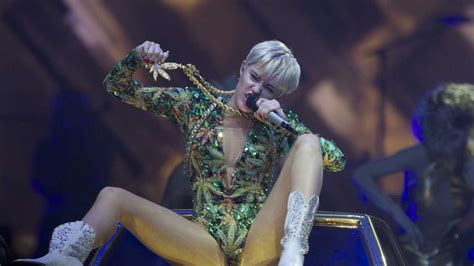 Miley Cyrus Came In Like A Wrecking Ball At Centurylink Center