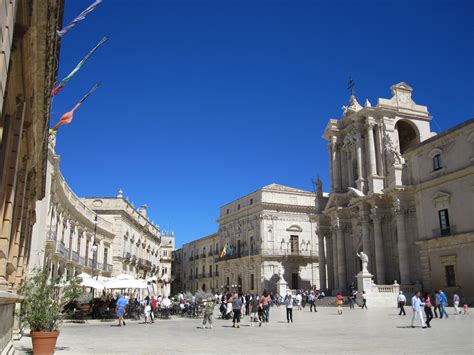 Things to do in Syracuse Sicily with kids - Smudged Postcard
