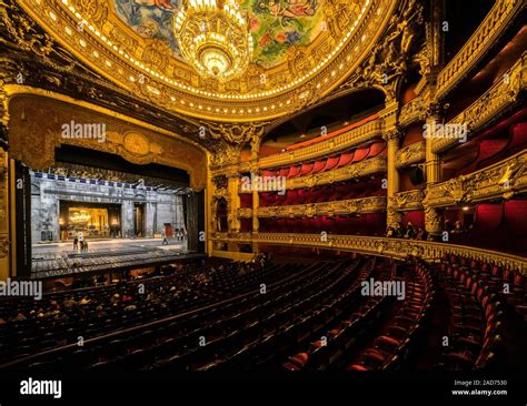 Una Vista Interior De La Ópera De París El Palais Garnier Fue