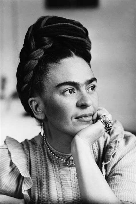 Frida Kahlo Things To Know About The Artist Vogue Paris