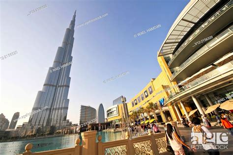 Burj Khalifa Dubai Mall The Tallest Building In The World In Downtown