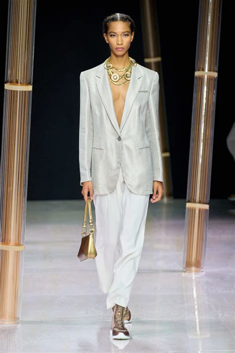 Giorgio Armani Spring 2023 Ready To Wear Collection In 2022 Fashion