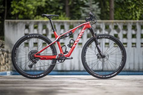 Canyons New Lux Full Suspension Xc Race Bike Will Fit Two Bottles And