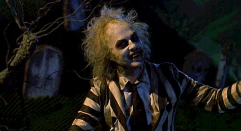 Lil beetlejuice is ready for an exorcism! 9 filmes de Halloween para quem tem medo de filmes de ...
