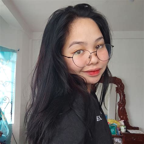 Ocean Niña V. Asis // Social Media Expert - Myprofile