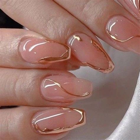 Pin de TILKI en Nail Art en 2023 Manicura de uñas Uñas elegantes