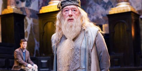 This Fantastic Beasts fan theory explains the secret behind Dumbledore ...