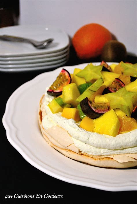 Pavlova aux fruits exotiques