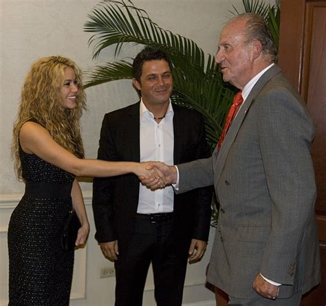 Archivoshakira With Rey Juan Carlos And Alejandro Sanz Wikipedia