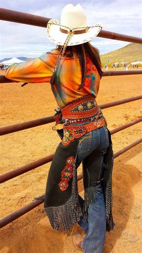 Fence Hanger Lots Of Show But Can She Truly Go Western Wear