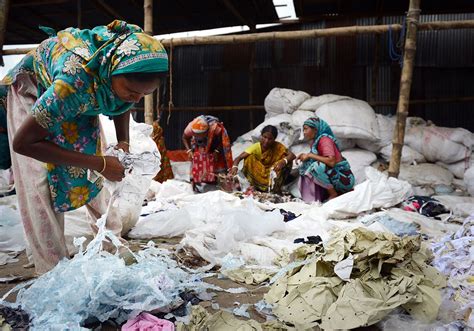 In Bangladeshs Garment Factories Workers Face An Uphill Battle For