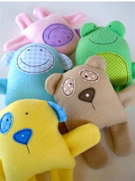 Simple Stuffed Fleece Toys Sewing Stuffed Animals Stuffed Toys