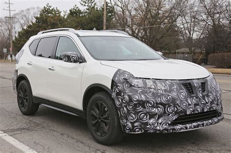 One big criticism of the current car is its mediocre interior. Nissan X-Trail facelift coming in late 2016