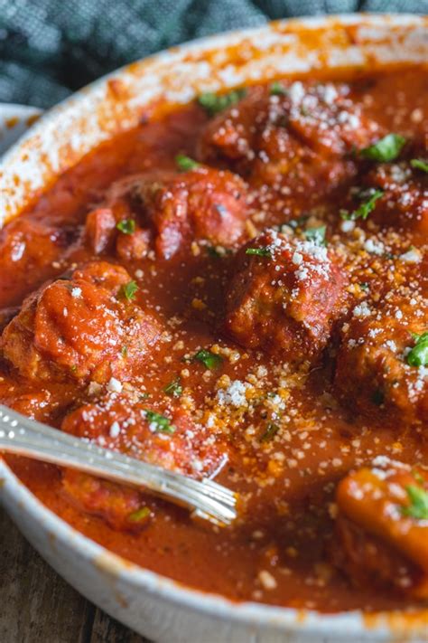 A docg red made with 100% nebbiolo grapes that tastes of pastries. Italian Meatballs in a Red Pepper Tomato Sauce - An ...