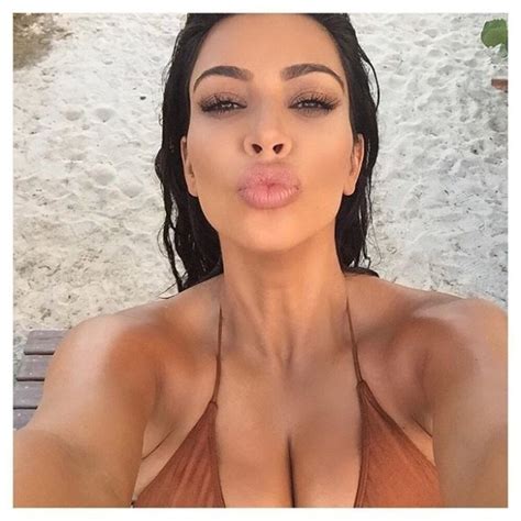 Kim Kardashian Selfie 2 Photos Thefappening