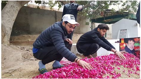 Amant Ali Ali Hamza At Qubrustan For Fathia Of His Father Nazakt