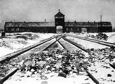 27 gennaio 1945, si aprono i cancelli di auschwitz. Noi, sopravvissute ad Auschwitz perché scambiate per gemelle