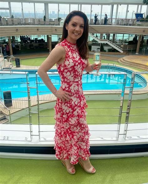 Gmbs Laura Tobin Is A Vision Of Beauty As She Slips Into Gorgeous