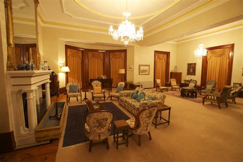 File:Jimbour House - Inside - Living Room 1.jpg