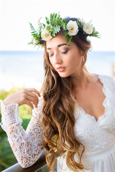 28 Gorgeous Beach Wedding Hairstyles From Real Destination Weddings Destination Wedding