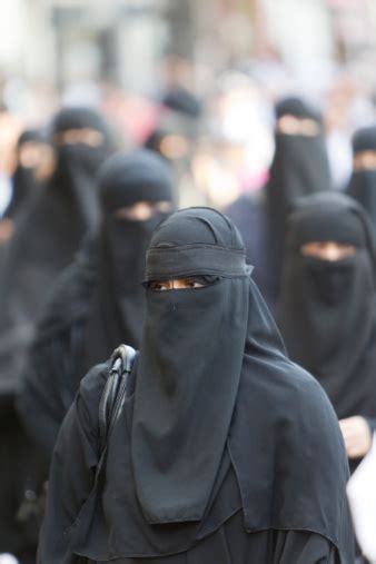 photo libre de droit de femme en burqa banque d images et plus d images libres de droit de {top