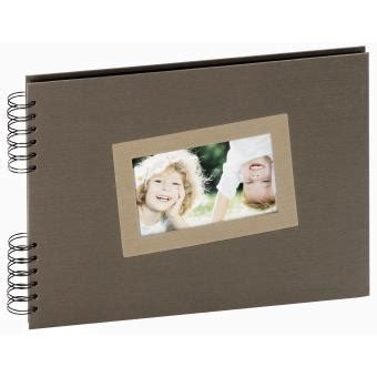 The album measures 32cm x 21.5cm and holds 300 photos, making it easy to organise sections or the entire album. Album à spirale Panodia Taïs 34 x 24 cm 40 pages Taupe ...