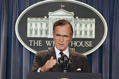 Etats Unis George Bush Père Passe Une Troisième Nuit à Lhôpital