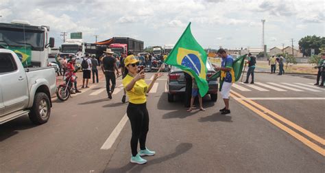 Manifestantes Contra Derrota De Bolsonaro Bloqueiam Mais De 10 Rodovias