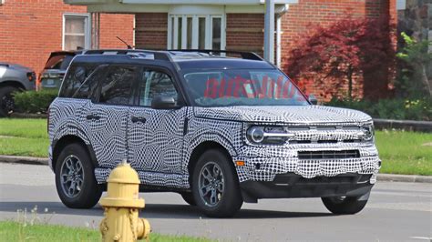 The new ford bronco sport is arriving in dealerships nationwide ahead of the larger, more capable bronco next summer. 2021 Ford Bronco sport grille designs spied for comparison ...