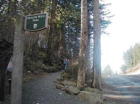 Beacon Rock Trailhead Hiking In Portland Oregon And Washington