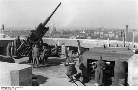 Photo 105 Cm Flak 38 Gun And Crew Atop The Berlin Zoo Flak Tower