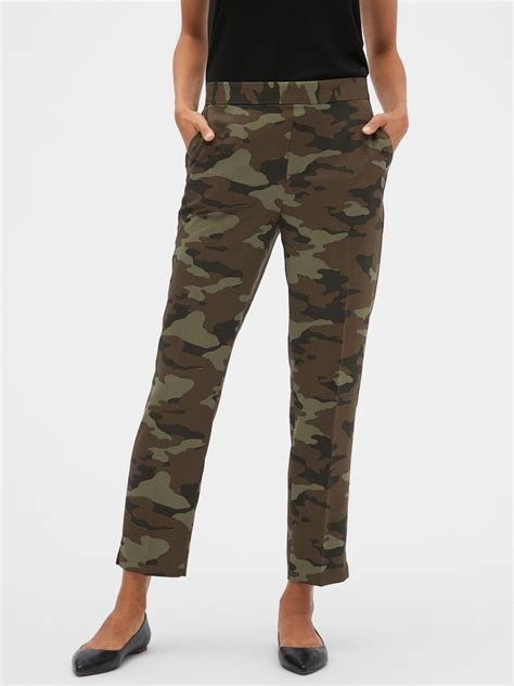 Hayden Pull On Camo Print Tapered Fit Soft Ankle Pant Banana Republic