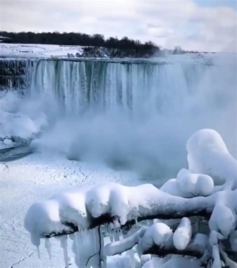 Niagara Falls Freezes Due To Chilling Temps Video Niagara Falls