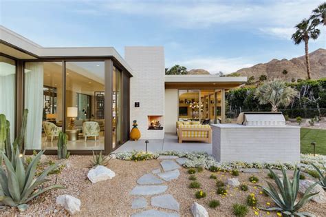 A Midcentury Modern House Is Updated Without Sacrificing Its Charm