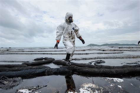 Ex Bp Engineer Destroyed Gulf Spill Evidence Jury Told