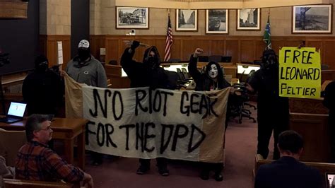 Duluth City Council approves police gear spending, despite protests