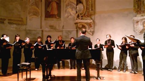 Faje sentì ch'è quasi primavera manna li mejo grilli pe' fa' cri.cri. Roma nun fa la stupida stasera - female choir Officina ...