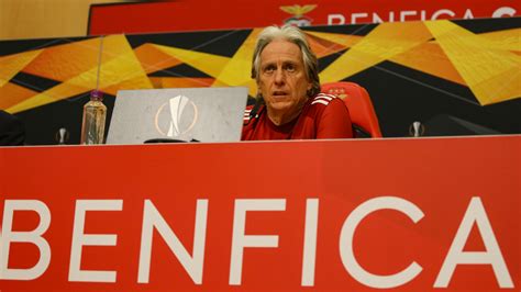 Os golos só chegaram na segunda parte. Benfica Jorge Jesus Antevisão Standard Liege - SL Benfica