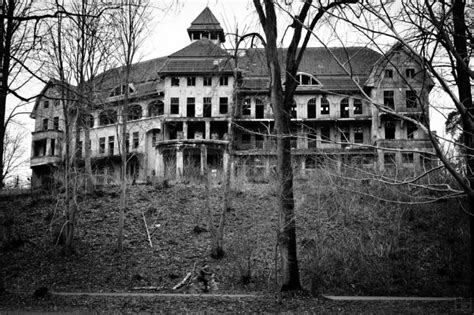 Top 10 Haunted Places Around The World Boogy