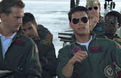 ‘top Gun Fans Flood Twitter With Plot Predictions After Tom Cruise