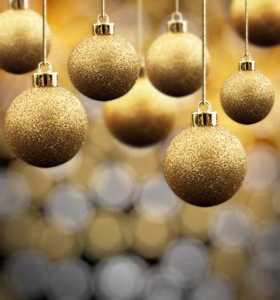 Style.Design.Life Weekly Holiday Post Gold Christmas Decor
