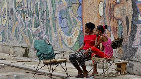 La Habana Entre Penurias Glamour Y Jineteras Cuba