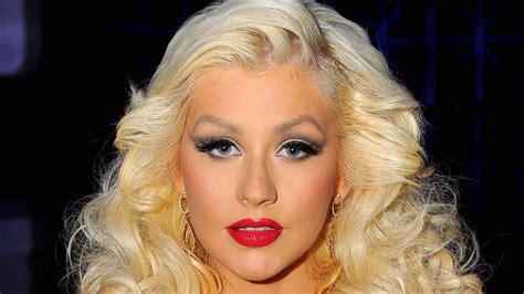Christina Aguilera S Tragic Real Life Story