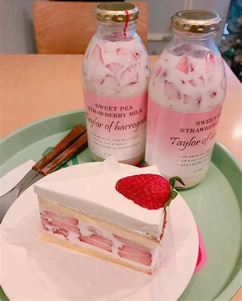 {strawberry Pink Cake Food Dessert} Comida Recetas De Comida Comida Coreana