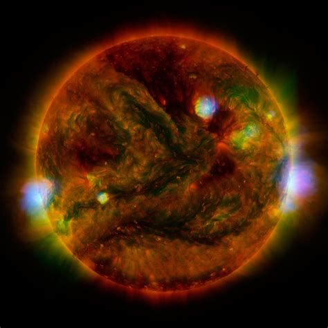 7 Close Up Nasa Photos Of The Suns Surface Showing Its Complexities