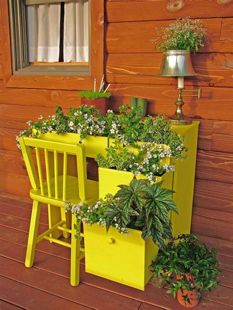 Check spelling or type a new query. 5 Ways to Make a Plant Container into Garden Art | The ...