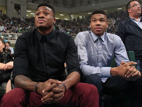 How many brothers does giannis antetokounmpo have? Antetokounmpo brothers combine for 133 points in Greek streetball game | theScore.com