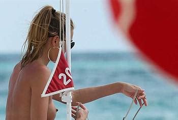 Alina Baikova Topless While Tanning Nucelebs Com